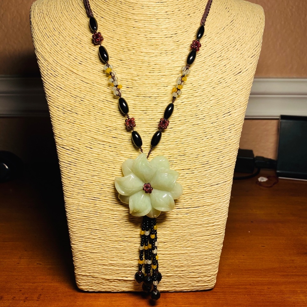 Hand carved and knitted jade necklace